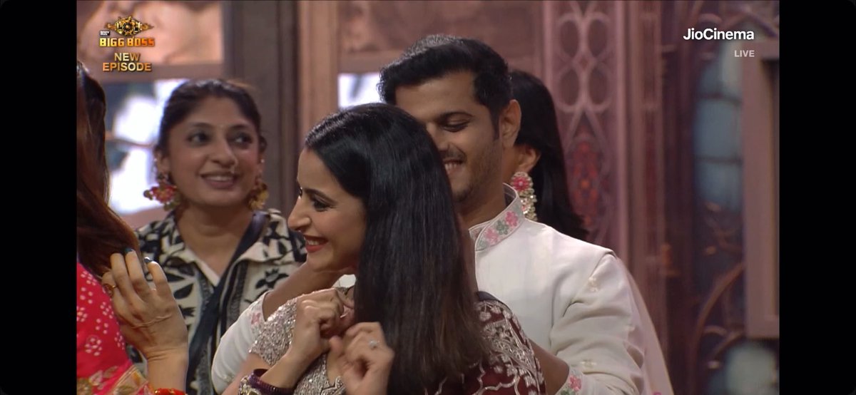 So cuteeee 

#NeilBhatt #AishwaryaSharma #BiggBoss