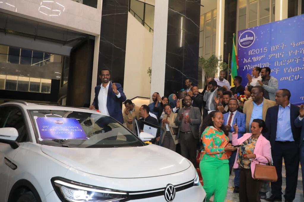 በዛሬው ዕለት በ 2015 የበጀት ዓመት በአንፃራዊ የተሻለ አፈፃፀም እና ውጤት ላስመዘገቡ ክፍለከተሞች ፣ ሴክተሮች እና ካቢኔዎች ለማበረታቻ እንዲሆን መኪና ሸልመናል::
በዚህም መሰረት ከክፍለ ከተማ ፦
1ኛ ቦሌ ክፍለከተማ 
2ኛ ቂርቆስ ክፍለከተማ 
3ኛ