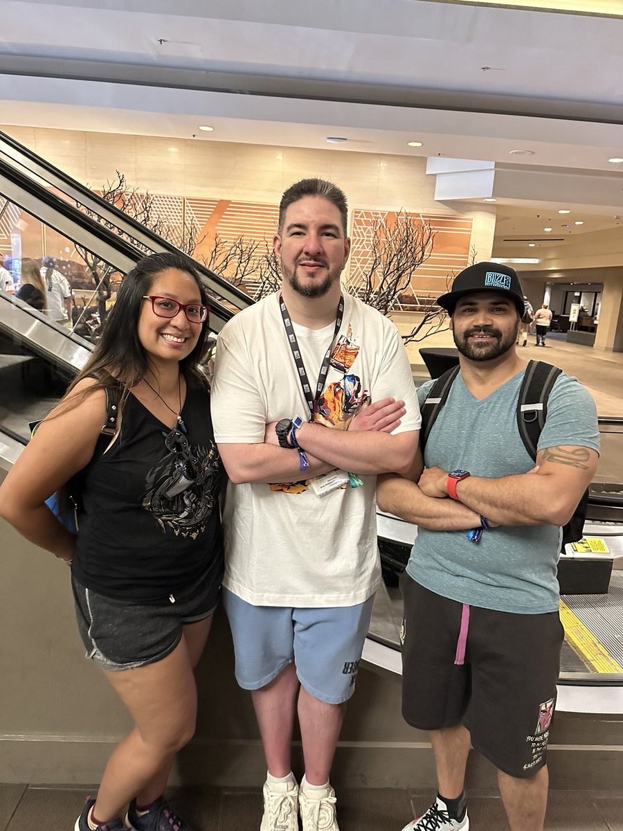 Dink1487's tweet photo. We finally got to meet the man and the legend himself @towelthetank first blizzcon bucket list checked, #BlizzCon2023 https://t.co/wSdXiRgVcT