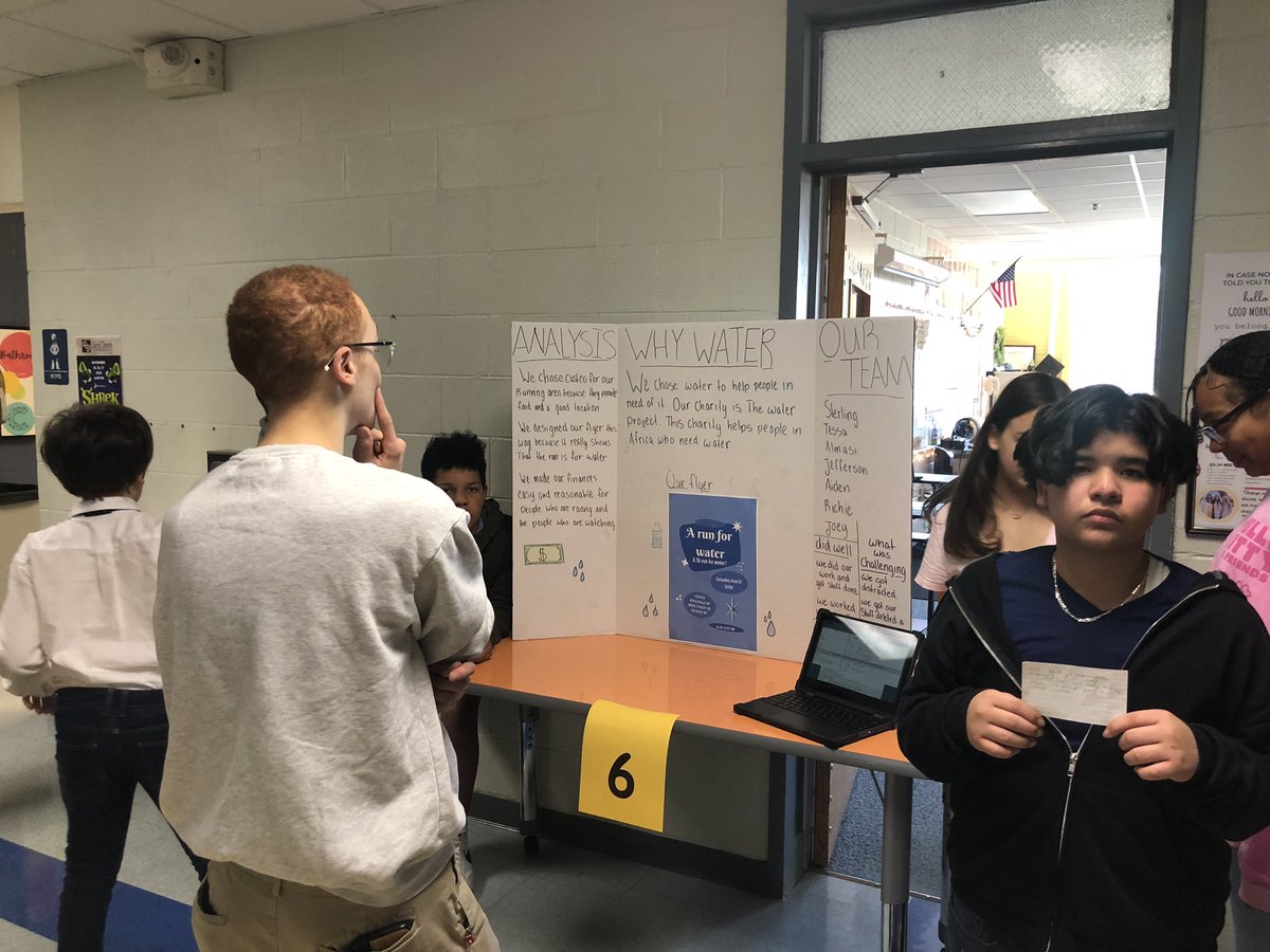 Mrs. Circle Putt tweet media