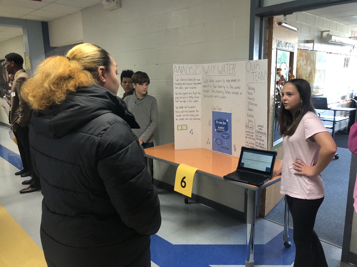 Mrs. Circle Putt tweet media