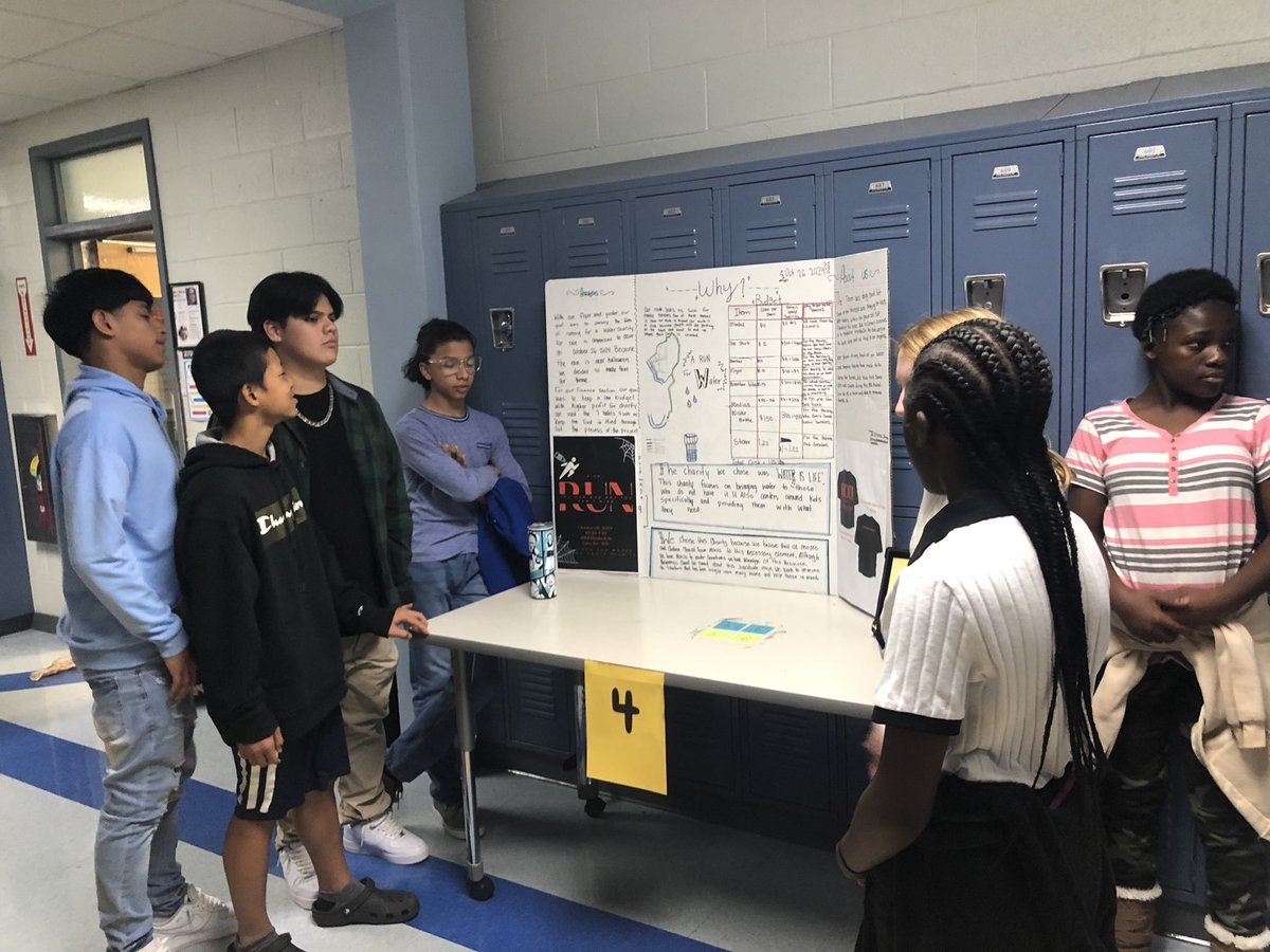 Mrs. Circle Putt tweet media