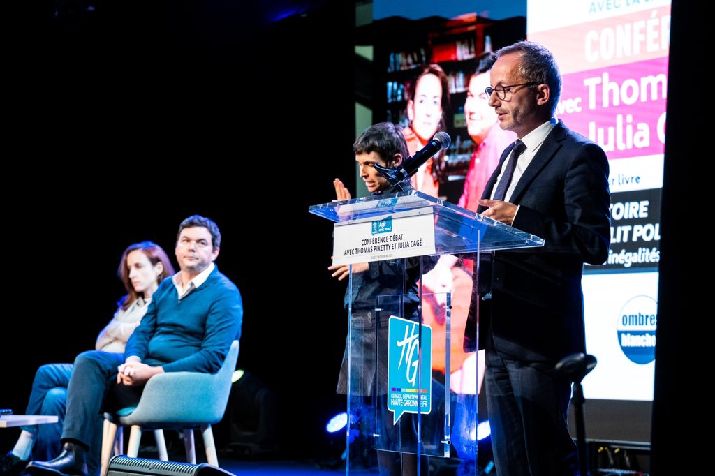 Heureux d’avoir pu échanger avec @CageJulia et @PikettyWIL à l'occasion de leur venue en @HauteGaronne. Un dialogue enrichissant autour de leur ouvrage 'Histoire du conflit politique' et des défis auxquels la #gauche est aujourd'hui confrontée, suivi d'une conférence-débat