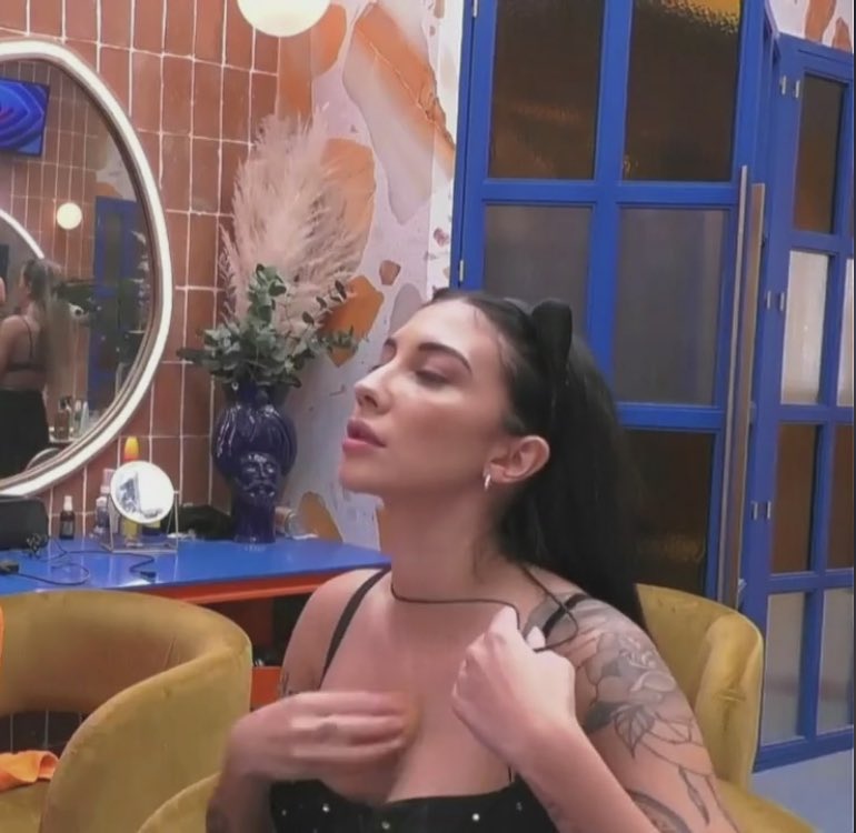 carmenlomi10's tweet image. 👻 

#GHVIP02N