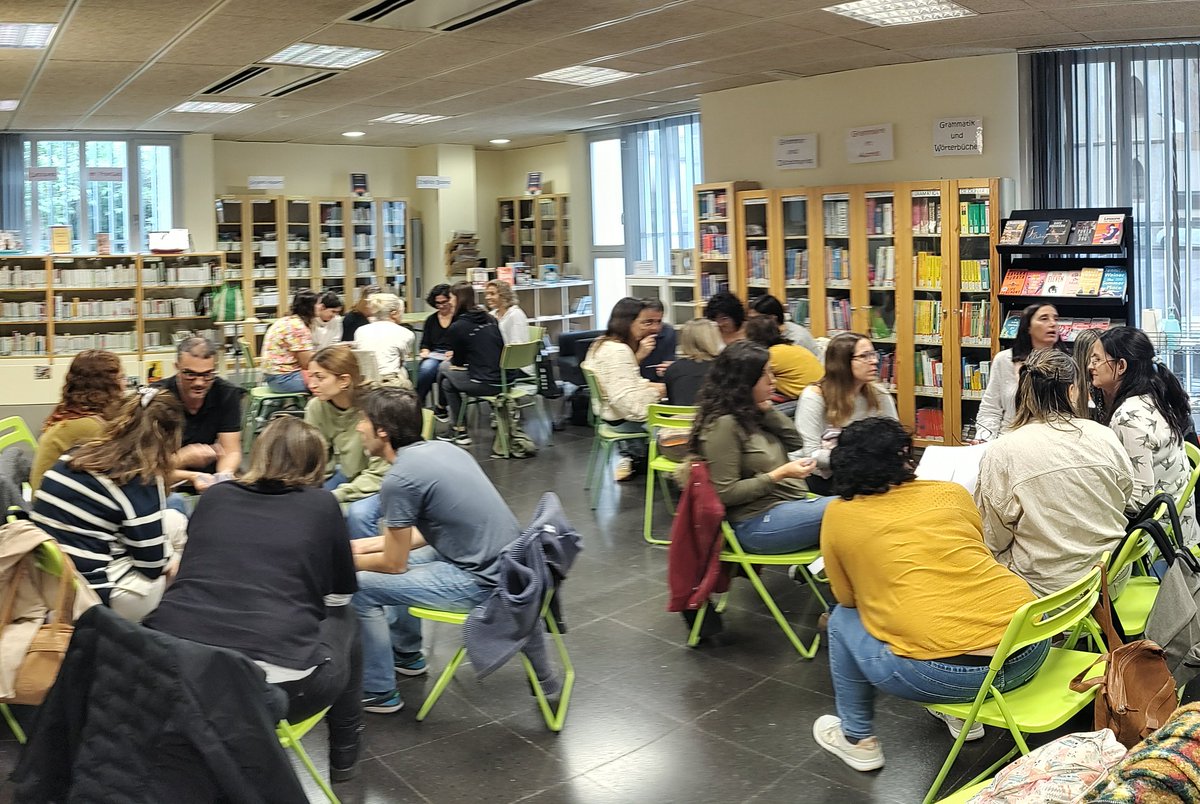 MEX - Mataró Educa en Xarxa (@mex_mataro) on Twitter photo Gràcies a tothom per mantenir tan viva la <a href="/mex_mataro/">MEX - Mataró Educa en Xarxa</a> . La jornada d'avui amb <a href="/NewsNeus/">Neus Lorenzo</a> ens ha fet veure la potència de la xarxa i ens ha fet reflexionar sobre el treball que podem fer quan estem enxarxats. Gràcies a tothom per mantenir tan viva la <a href="/mex_mataro/">MEX - Mataró Educa en Xarxa</a> . La jornada d'avui amb <a href="/NewsNeus/">Neus Lorenzo</a> ens ha fet veure la potència de la xarxa i ens ha fet reflexionar sobre el treball que podem fer quan estem enxarxats.