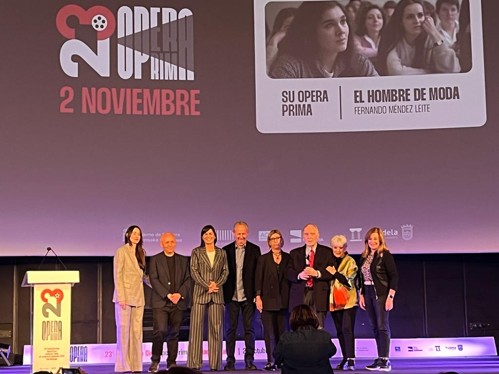 Contigo_Tudela's tweet image. 📽️ Disfrutando de la historia del #cine con la #ÓperaPrima del gran Fernando Méndez Leite, Presidente de la Academia de las Artes y las Ciencias Cinematográficas de España.
Festival de cine Ópera Prima
#Tudela
@festioperaprima