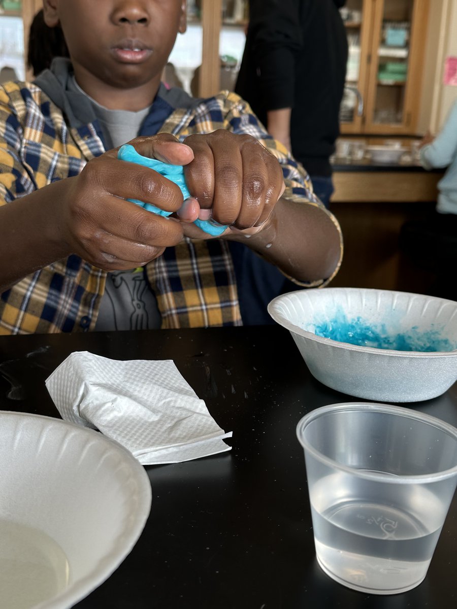 Yo_STEM's tweet photo. On 10/2, students created slime that changes colors in a single touch! Kids and adults alike were mesmerized! ๐คฉ
#slime #thermochemistry #magicofscience #adventurekids #nonprofit #donate #community #stem #kidsinstem #knoxville #knoxrocks #865life #yostem https://t.co/KrlZRZziOu