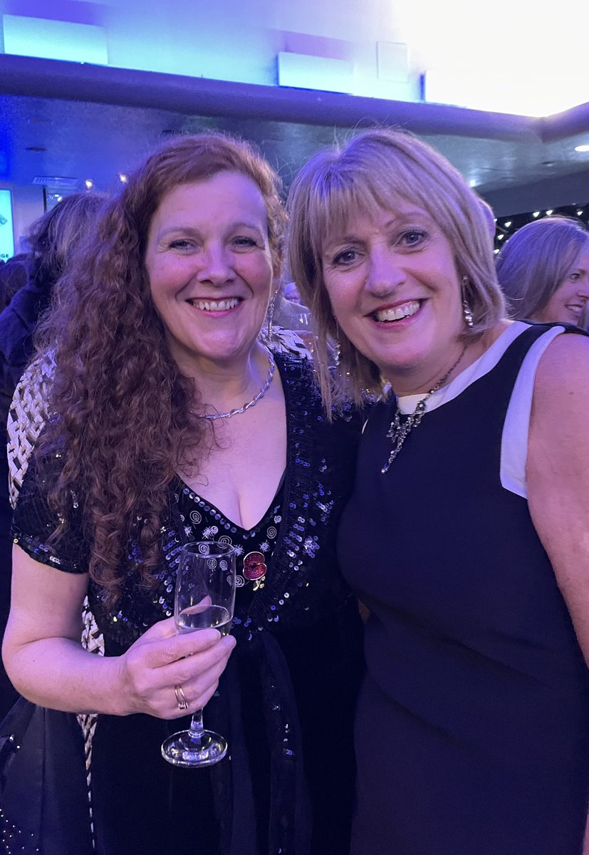 How lovely to bump into ⁦@susanahpd⁩ ⁦@NHSScotEvents⁩ #ScotHealthAwards Looking forward to an inspirational evening!