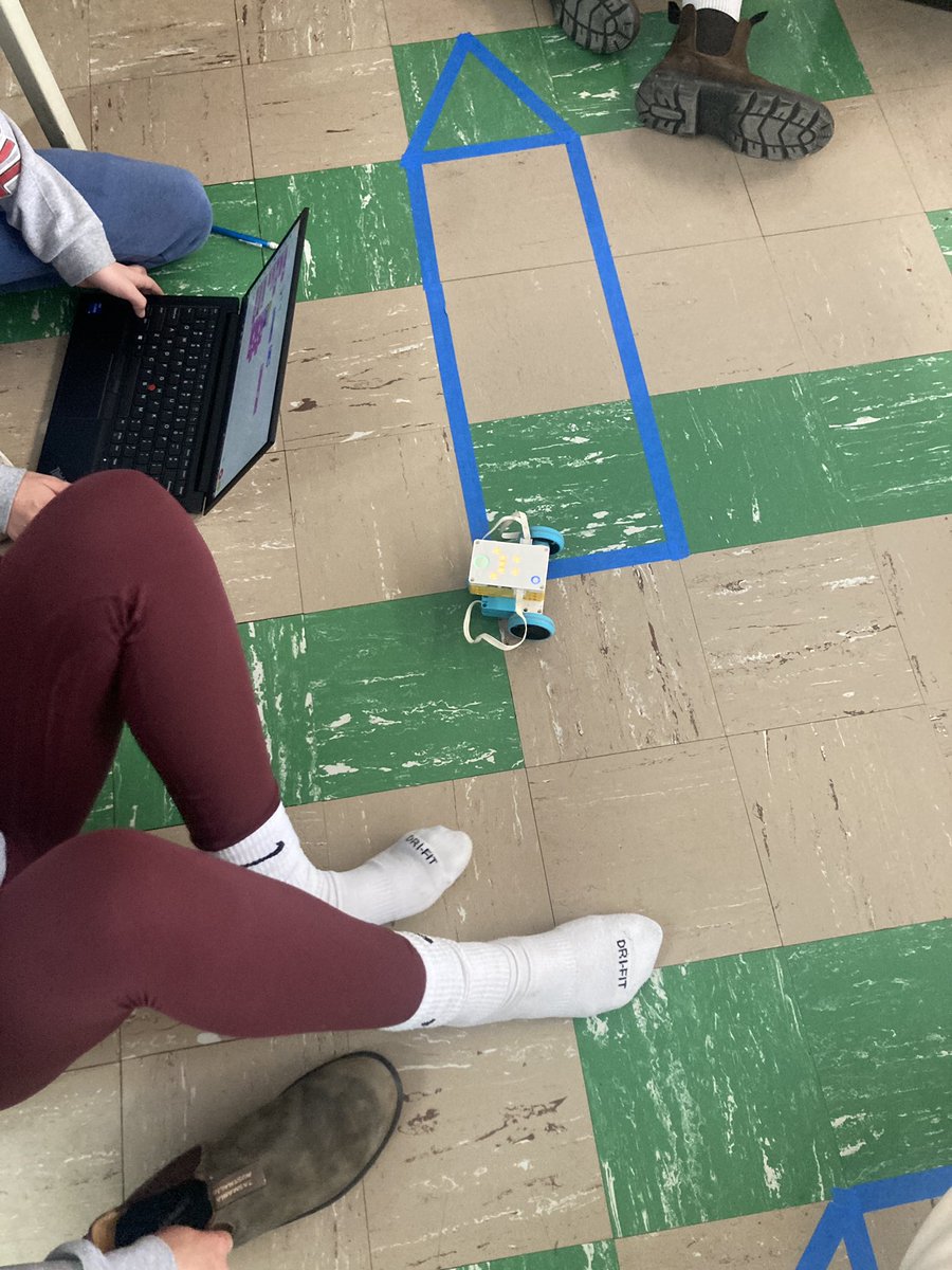 mrsdoucetsclass's tweet photo. Thank you Queen’s Engineering Connections Team! My students enjoyed applying the scientific design process to code their their own Mars Rovers. Productive struggle, problem solving and collaboration! @ModuleAcadie https://t.co/oABDHKhgmD