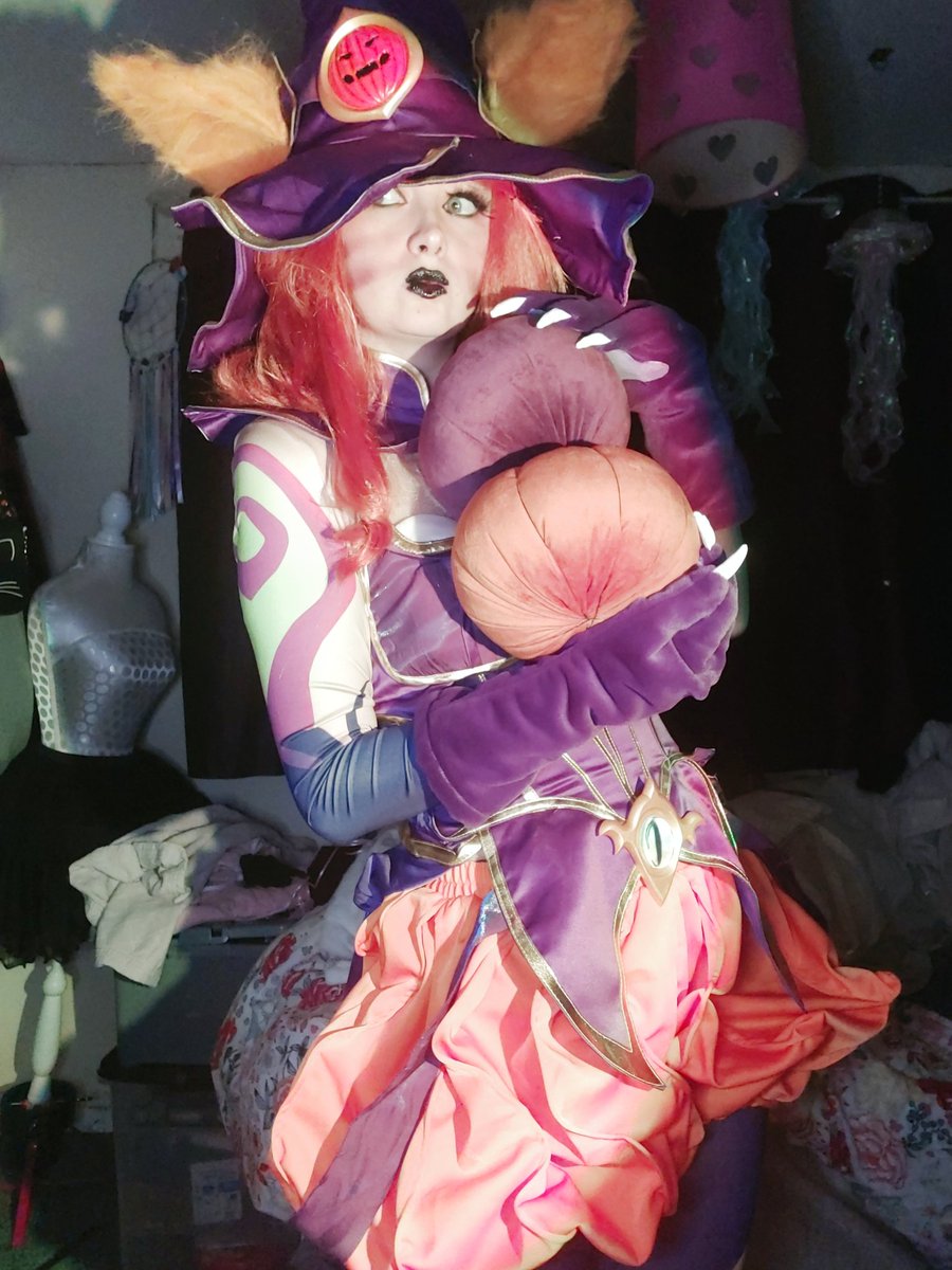 Brie28495108's tweet photo. Neeeeko
#happyhalloween #halloween #cos #cosplay #neeko #bewitching #bewitchingneeko #neekocosplay #leagueoflegends #riotgames https://t.co/MnbRnhU1ZF