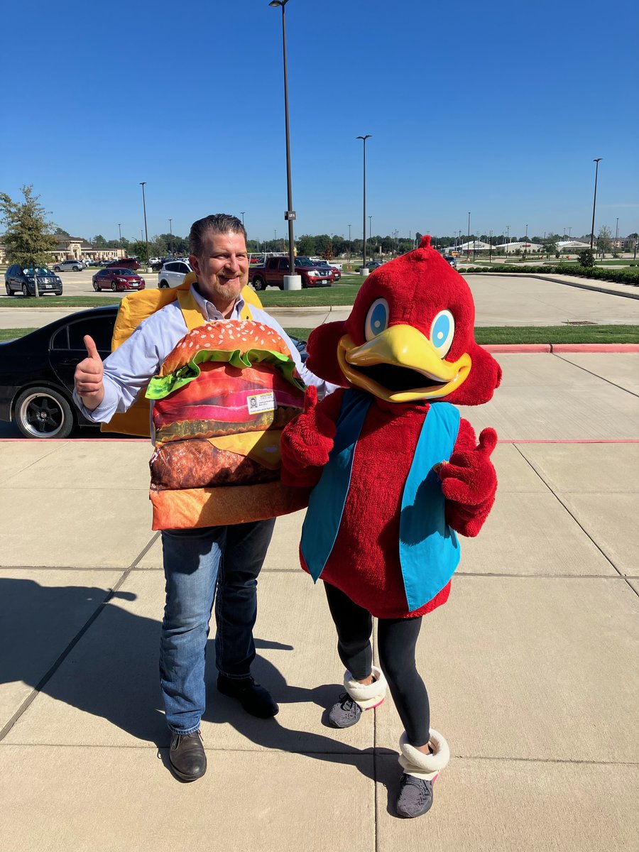 grandlakespto's tweet photo. Red and friends came for a visit to make sure everyone from @TISDGLJHS comes out for today's SPIRIT NIGHT at @redrobinburgers!! A BIG THANK YOU to Josh and team in Tomball for their support!!
#redrobin #redrobinburgers #spiritnight #gljhs #destinationexcellence #aboveandbeyond https://t.co/6wQLmBamBX