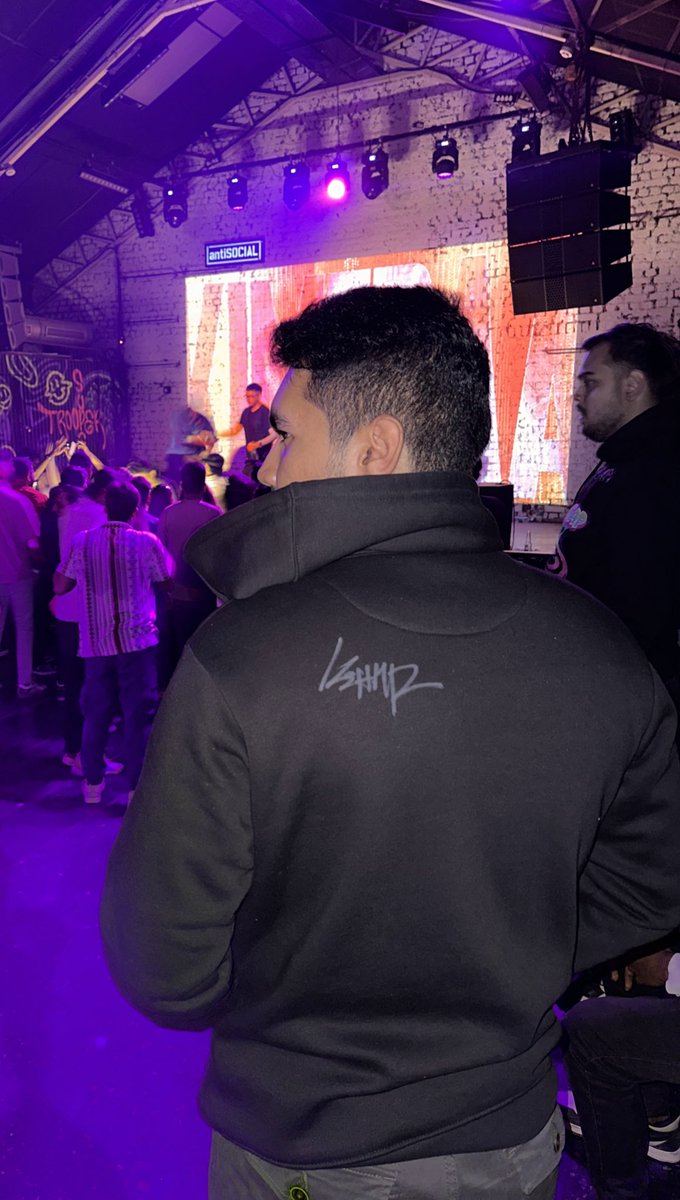 KSHMЯ Zone tweet media