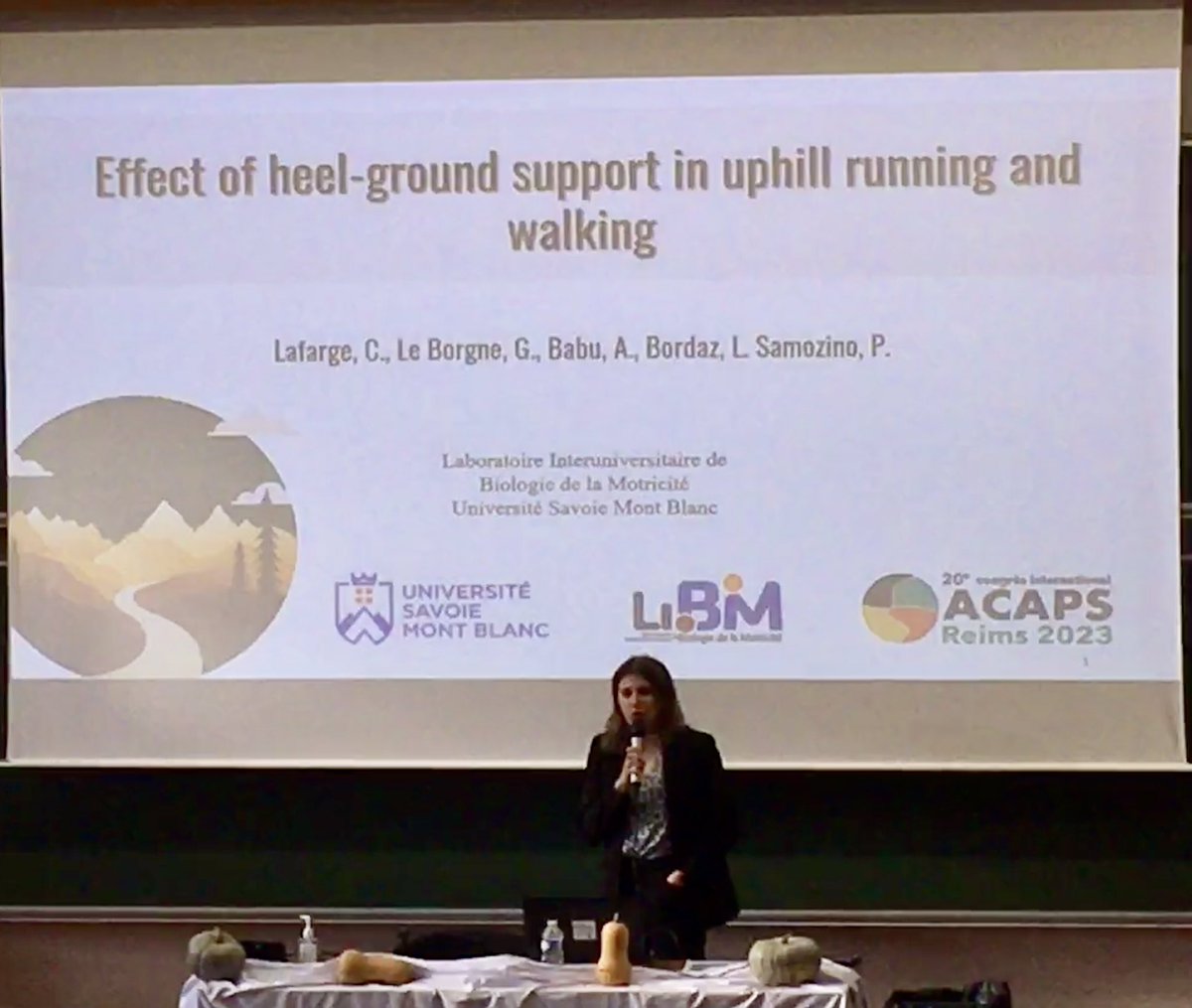 Congrats to @Clo_Lafarge for her 1st 🔝presentation in a congress at @acaps2023 @ACAPS_asso 👏 Acute effects of heel ground support when walking/running uphill on high gradients⛰❓ ↘️GM EMG ↘️ calf pain perception ↘️GM/sol MTU length ↗️freely chosen speed @LIBM_lab @Univ_Savoie