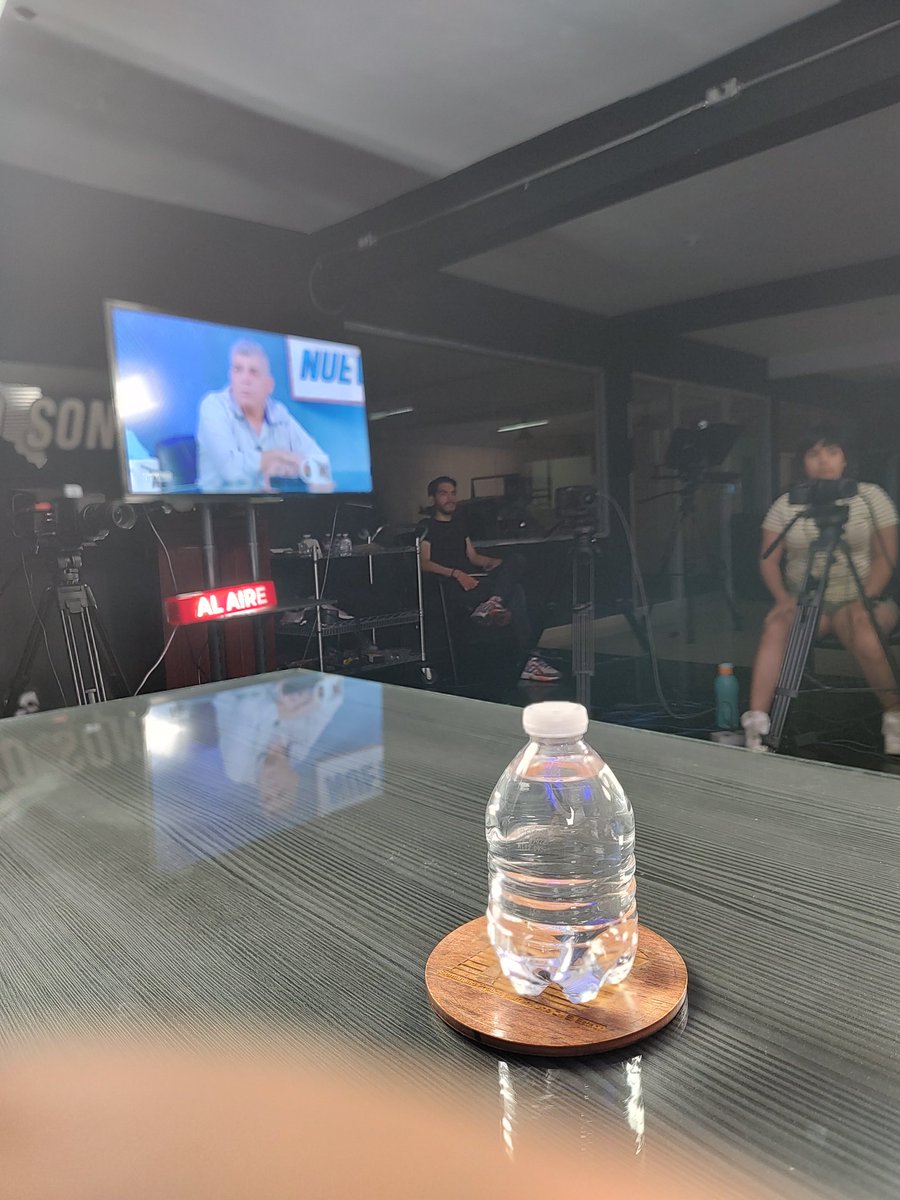 AMonjarazAleman's tweet photo. Mi comentario en programa de @SemNuevoSonora

El ingeniero Heriberto @juntosheriberto  presidente @MorenaenSonora y el actual Dip. Fed. y Coordinador  @Claudiashein
Sonora entra a la carrera por el #Senado

Tiene las credenciales.

Interesante la dinámica de Morena en #Sonora https://t.co/yOYOXPHb9E