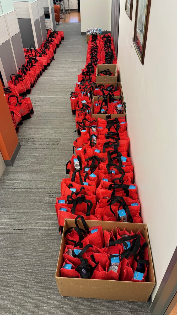 AEGISgeneral's tweet image. Aegis General’s Harrisburg office gathered this week to prepare 200 meals for the Mid-West Food Bank. Every year, we look forward to supporting our community to help fight hunger during the upcoming holiday season. #AegisNation #FoodBank #HelpFightHunger