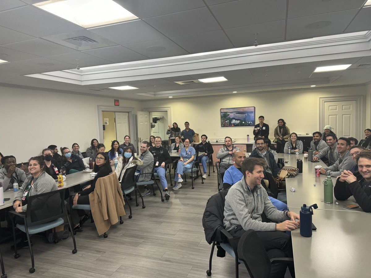 Incredible turnout for bite size teaching today @BMCimRES. Some pearls: ⭐️ Pts on testosterone are at ⬆️ risk for certain CV risk factors ⭐️The ACR is the only formal society that has guidelines for breast cancer screening for our trans masculine and trans feminine pts