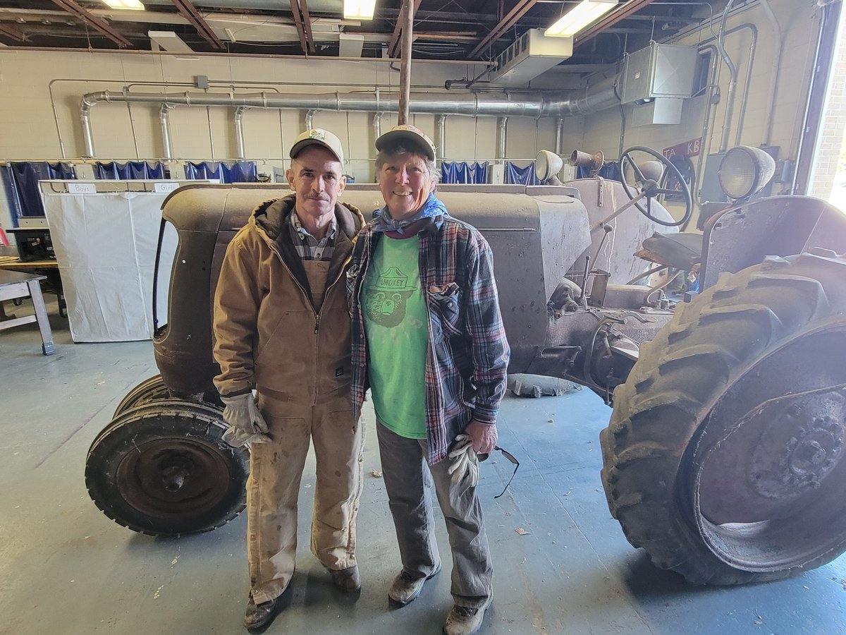 CAMPrincipal's tweet photo. We have our next FFA project!

A big thanks to Robert and DeeDee McCleary, who have donated a family 1940s Oliver tractor to the Central A&amp;M FFA program.

Mrs. McCleary is pictured with Dennis Sloan after the delivery this afternoon.

Also, a big thanks to Pete Zeitler of https://t.co/3AnWXRJRRc