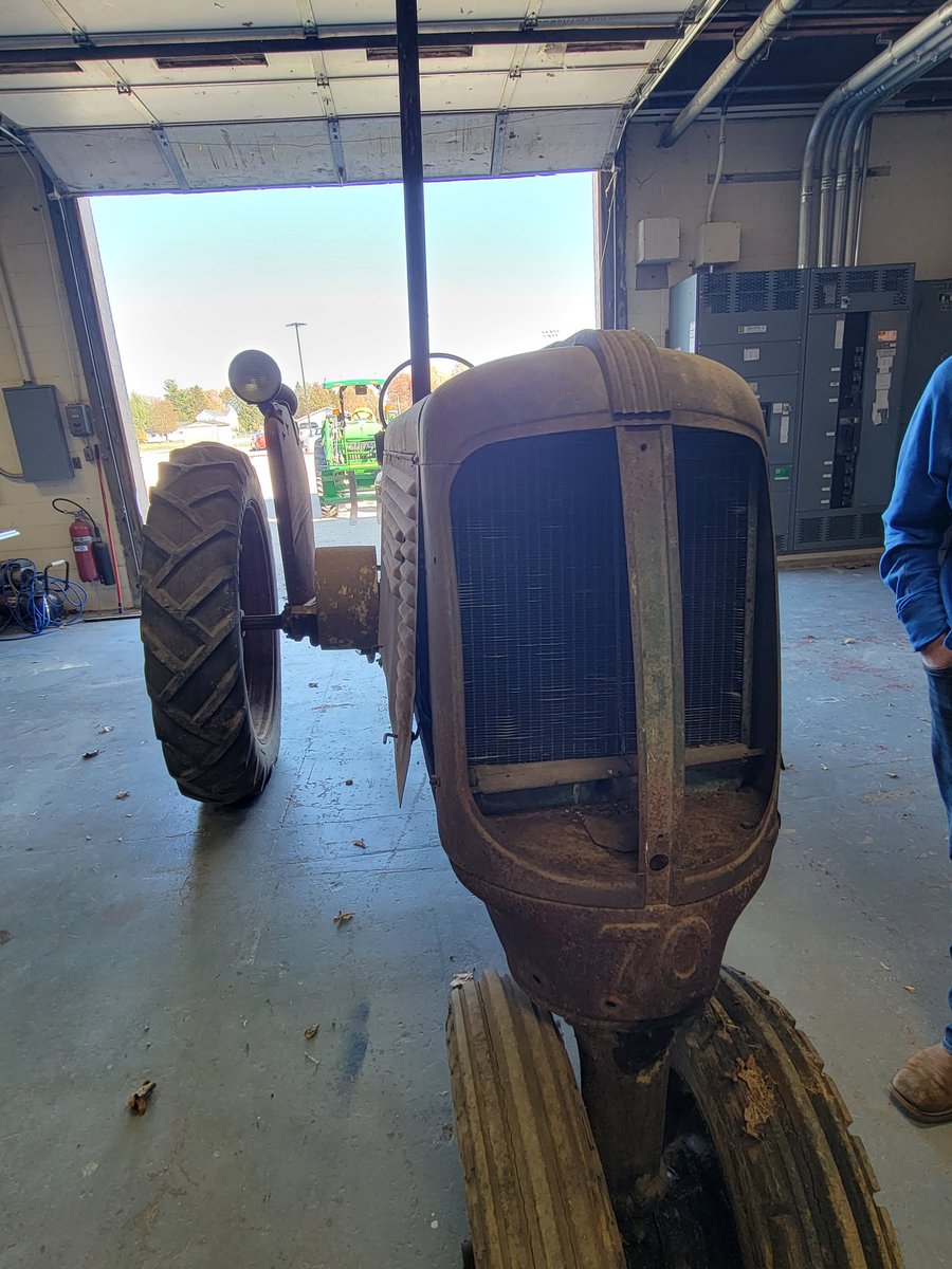CAMPrincipal's tweet photo. We have our next FFA project!

A big thanks to Robert and DeeDee McCleary, who have donated a family 1940s Oliver tractor to the Central A&amp;M FFA program.

Mrs. McCleary is pictured with Dennis Sloan after the delivery this afternoon.

Also, a big thanks to Pete Zeitler of https://t.co/3AnWXRJRRc