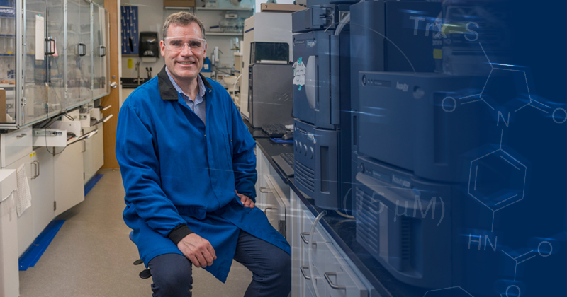 Congratulations to Prof. Joseph Fox, winner of the University of Delaware's highest faculty honor — the 2023 Francis Alison Award — in recognition of his innovative chemistry and superlative teaching and mentoring. ow.ly/ST5W50Q3Hfh @udcas @ChemistryUD @FoxGroupUD