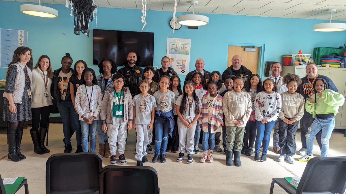 Our 2023-2024 Kiwanis Kids and advisors. A huge thank you to the Linden Police Department for attending our induction ceremony. #leadingbyexample #communityservice #happiestschoolinamerica @LindenPS