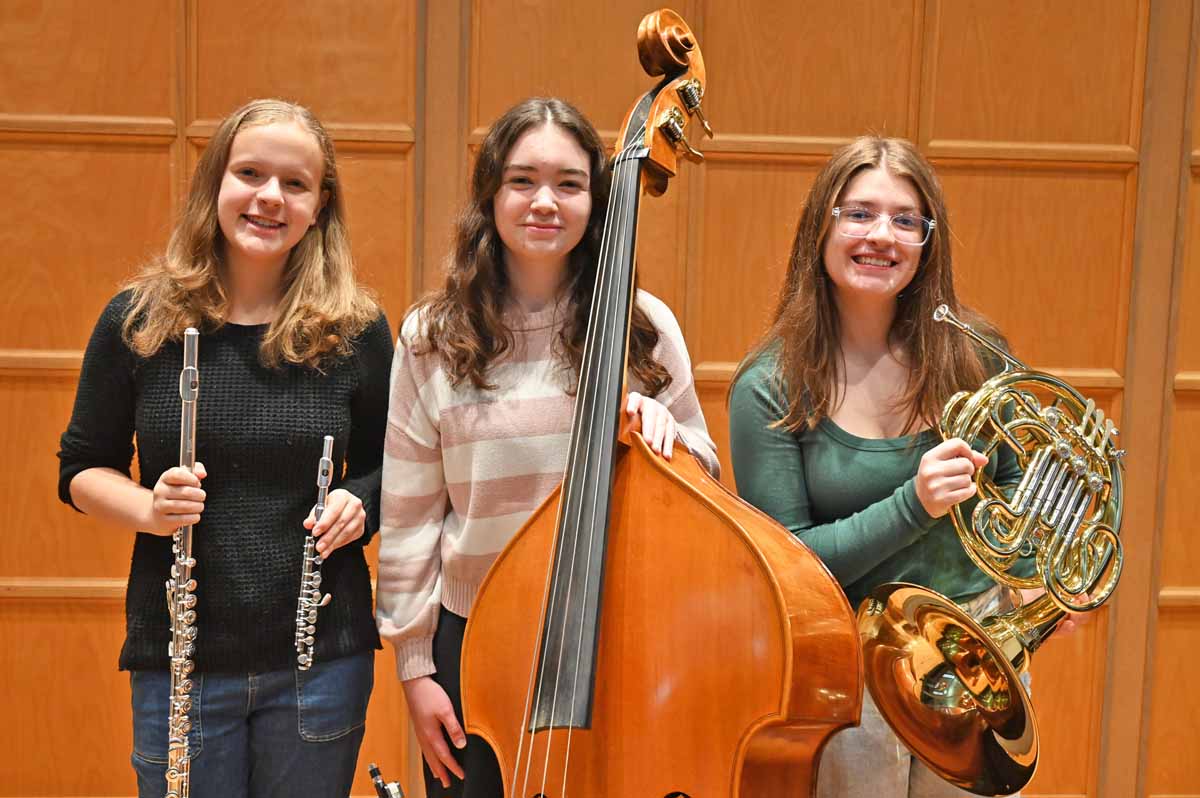 📷CONGRATS TO IHS seniors (pictured from left to right) Marin Penner (flute/piccolo), Ellery McClenathan (double bass) and Ella Belculfine (horn)! They’ve been selected for the 2023–24 Hochstein Youth Symphony Orchestra, the highest-level youth orchestra in the Hochstein School’s