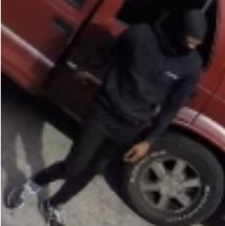 KeeleyFox29's tweet photo. 2/2 “It’s the same crew using the same stolen vehicle.”   Customers held up for as much as $25k.  20 victims in past few weeks.  In  October, victims were robbed at banks in Cheltenham &amp; Philadelphia on SAME day by same armed robbers, one after another using same stolen vehicle . https://t.co/q1CG5xU9zm