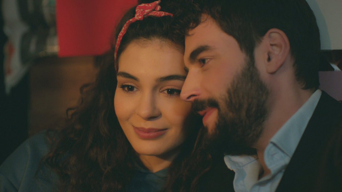 "Aunque no llore, ME DUELE.Aunque no te hablé,TE PIENSO.Aunque no te busque TE EXTRAÑO.Aunque no lo diga TE QUIERO" 🧡🖤♥️♾️
#EbruŞahin
#AkinAkinözü
#Akru