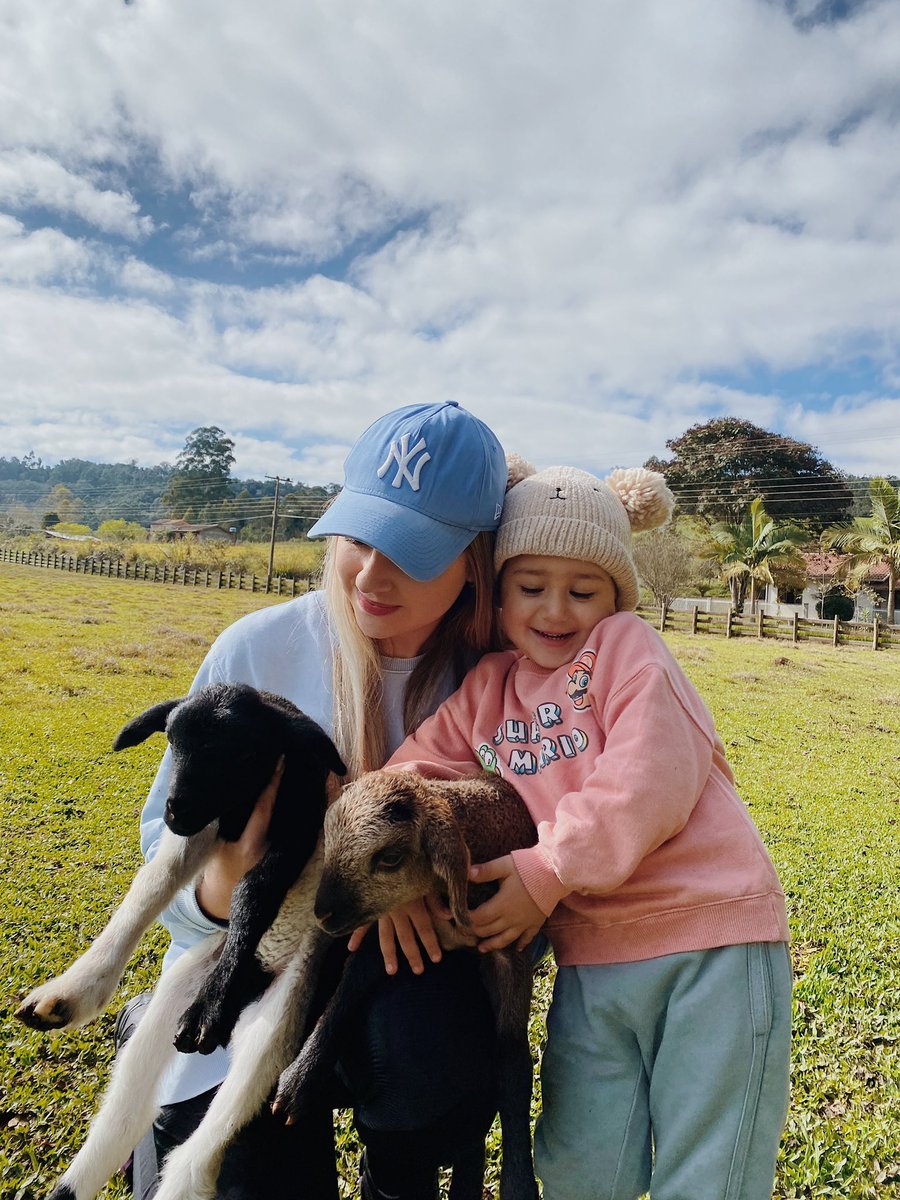 Paloma_Cla's tweet photo. Hoje é o dia do meu pequeno Iel 🤍 um presente que Deus colocou em minha vida e que me apaixonei deste o primeiro dia em que te vi.  A dindinha te ama ! https://t.co/cOHIpP6sci