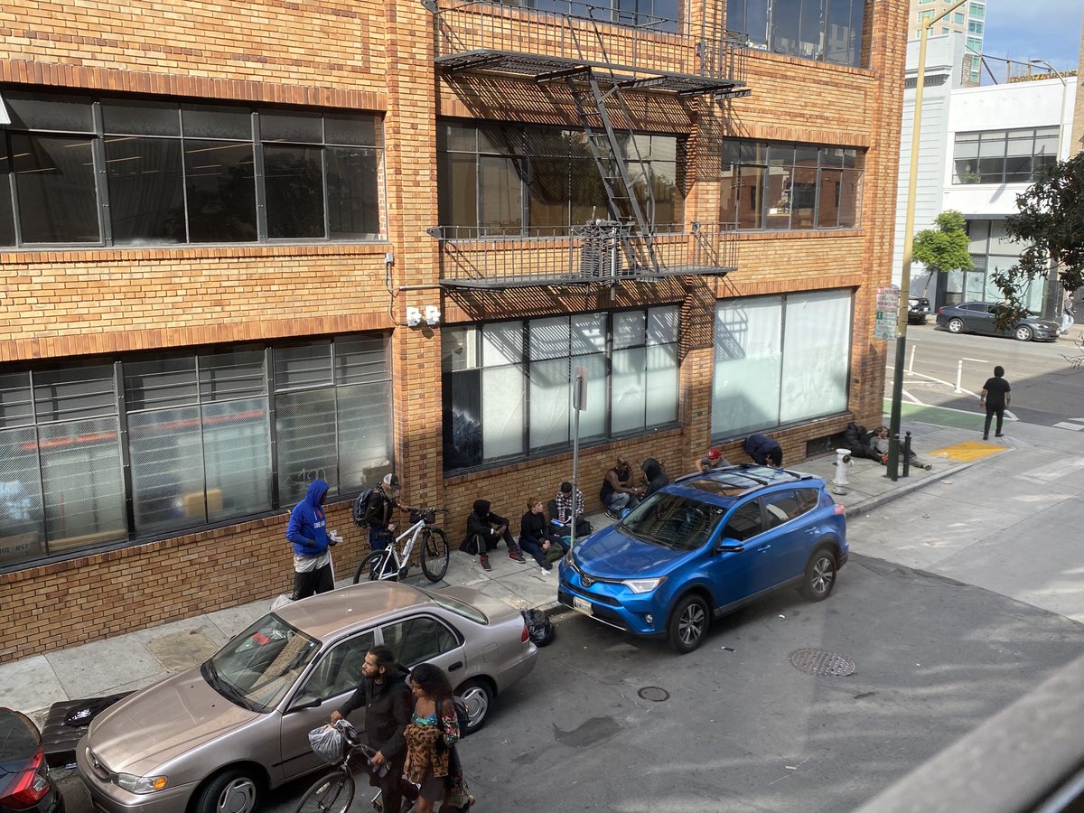 FedUpSF's tweet photo. 15+ users and dealers just at the corner of 8th and Minna. Not to mention all the way down the block towards 9th. Please clear out this area. This is absolutely disgusting!  🤬⁦@SFPDSouthern⁩ ⁦@mattdorsey⁩ ⁦@LondonBreed⁩ https://t.co/JDMZCCM70T