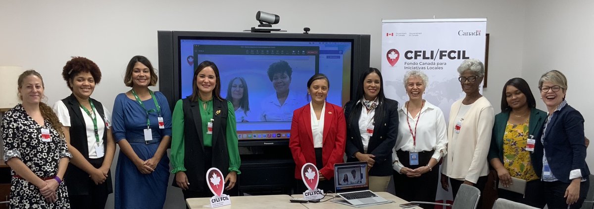 AmbCanRD's tweet photo. L'ambassadrice désignée @jdelimabaril a accueilli les partenaires du #FondoCanadaRD 2023. Ces projets à petite échelle sur l'#inclusion, les #Droits de l'Homme, l'autonomisation des #femmes et des #filles et le développement face au #changementclimatique ont un grand impact! 🇨🇦🇩🇴 https://t.co/IssJpzvyoC