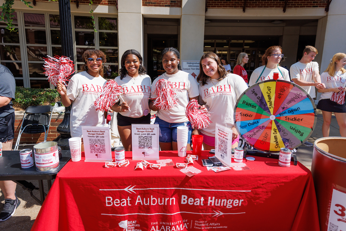 UofAlabama's tweet image. 🚨Beat Auburn Beat Hunger is in full swing🚨 Support the fight against hunger in West Alabama by making your generous contribution today. Learn how you can donate no matter where you are ➡️ bit.ly/3s8uo2t