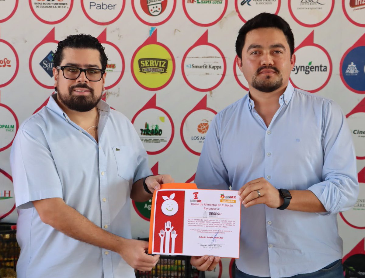 El equipo del <a href="/SesespSinaloa/">SESESP Sinaloa</a> rifándosela con el <a href="/BAMXCULIACAN/">BAMX CULIACÁN</a> 👊

#Hambretón2023 #Colecta