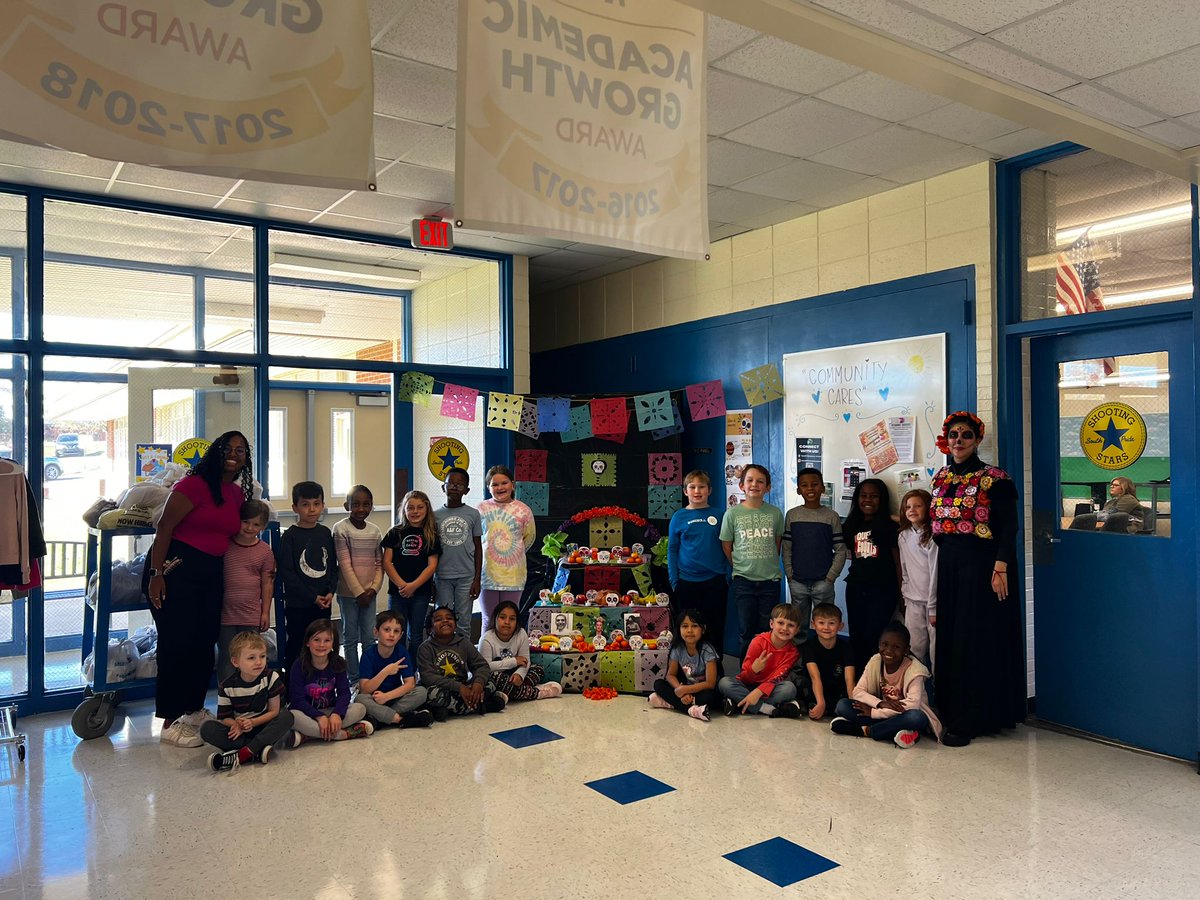 Día de muertos in @southelemstars with the help of all Dual Language classes🏵🫶😀 we were able to put the altar together to honor Gabriel García Márquez (Colombia) Frida Kahlo (Mexico) and Victoria Santa Cruz (Perú). #UnitingOurWorld @ParticipateLrng