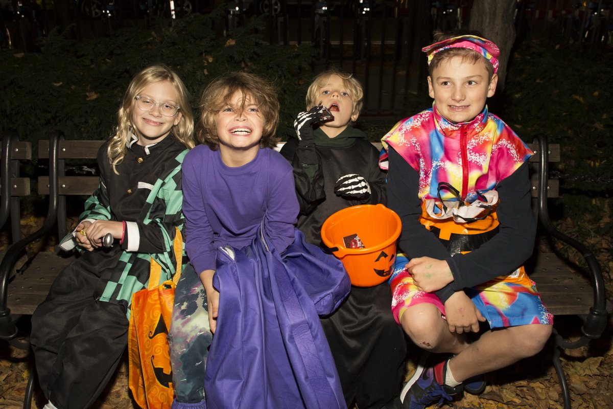 Thank you to all who carved jack-o'-lanterns and hauled them to Abingdon Square on Halloween night. Cheers to all who stopped by, adding to the fun and fright!  See you at the Christmas Tree Lighting on Dec. 1