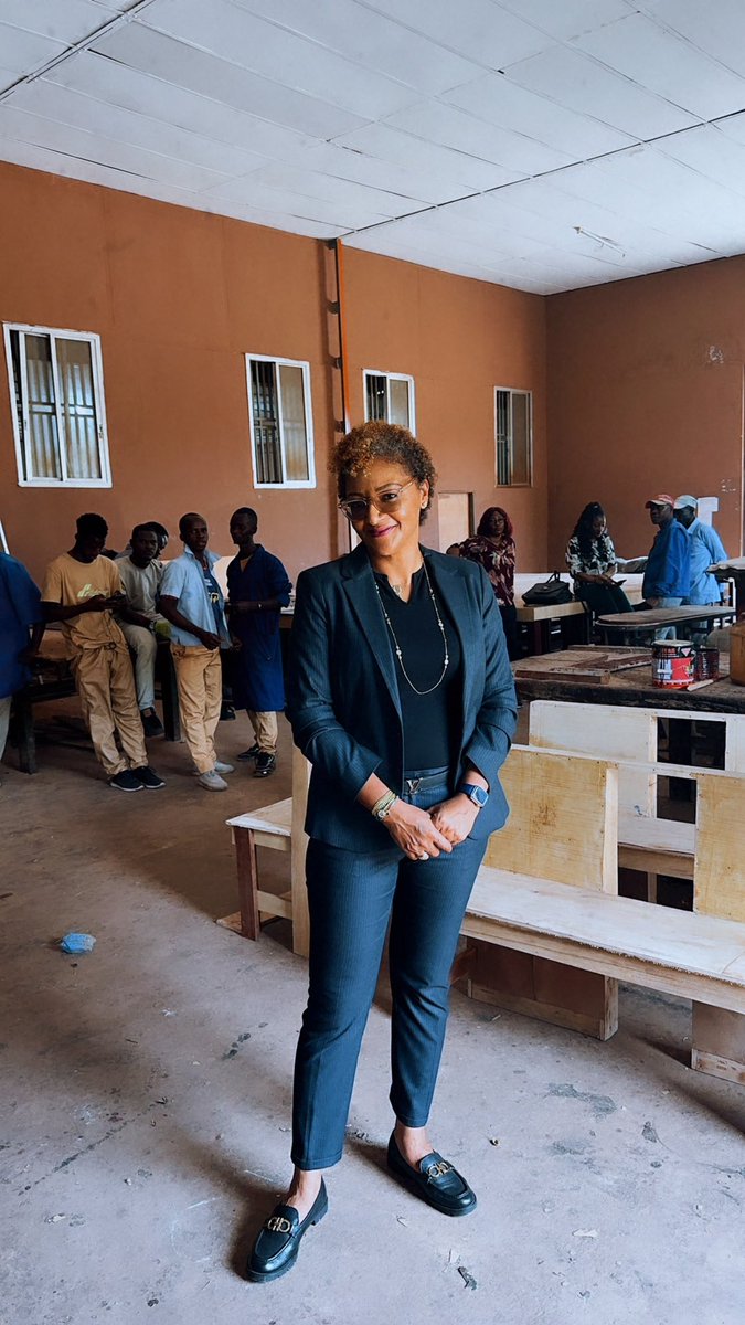Amina_AK_N's tweet photo. 🤩 d’avoir pris part au 🚀 de la 3eme année du programme #SuperCodeur dans les écoles à #Conakry .
Fière aussi 🙏🏽d’avoir retrouvé les bénéficiaires du programme #menuiserie de la #FOG: ils ont pour certains des ateliers & travaillent aussi sur une commande de la FOG pour les #Écoles des #VillagesOrange
C’était hier🤗..
📍Je suis soulagée de voir ces actions s’inscrire dans la durabilité & contribuer au mieux être des bénéficiaires..💪🏼
Puissions chacun de nous avoir cette bénédiction de toujours pouvoir aider nos prochains 🤲🏼
#Entreprendre_Ensemble #ONFPP #METFPE #MEPUA #guinee #education