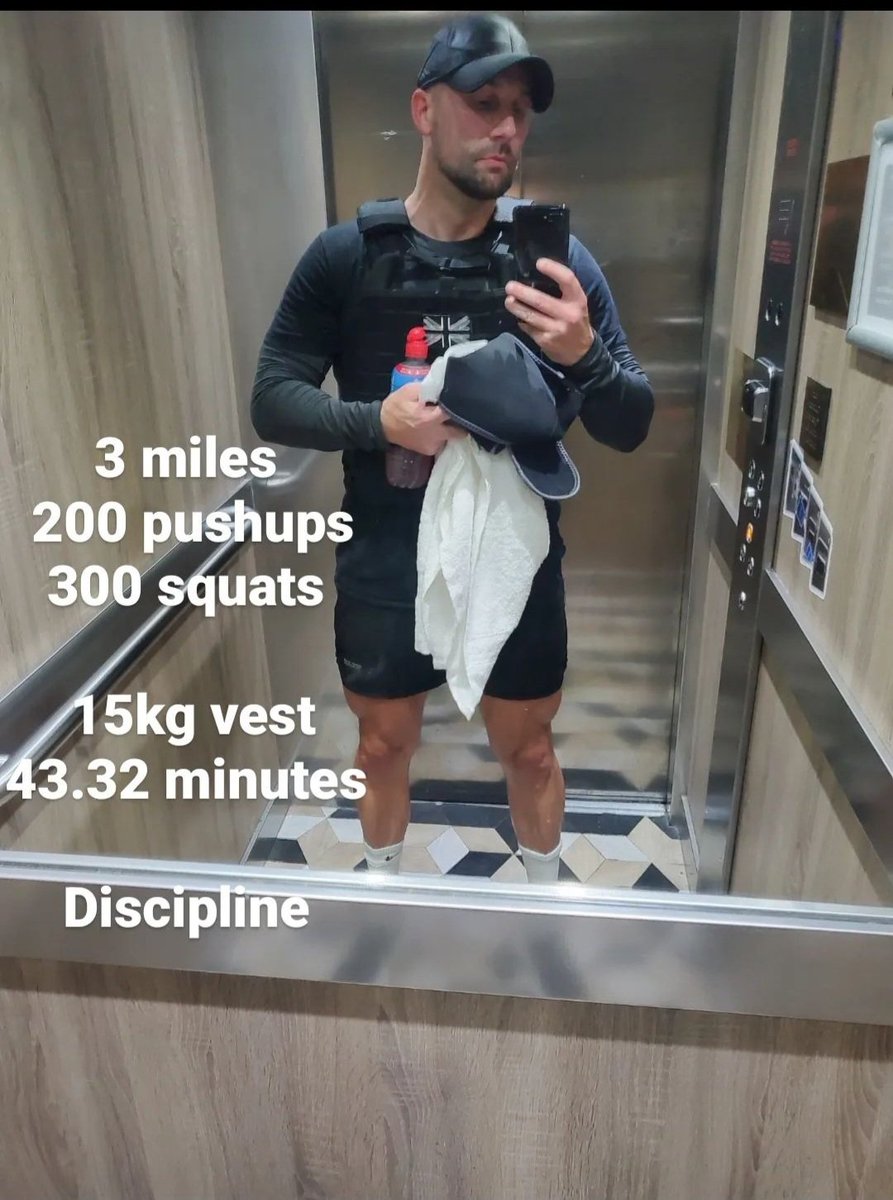 commando42's tweet image. Long day yesterday. Back to the hotel late. Always time to train! Discipline 🤙🏼