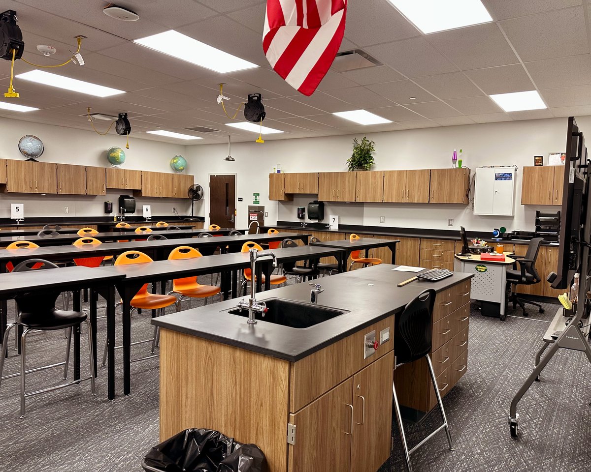 shp_design's tweet photo. We enjoyed celebrating the newly opened Sycamore Junior High School yesterday! Here are some shots we took during the building tour.

@SycamoreSchools  |  #WeAreAviators https://t.co/CxMy6XGlqN