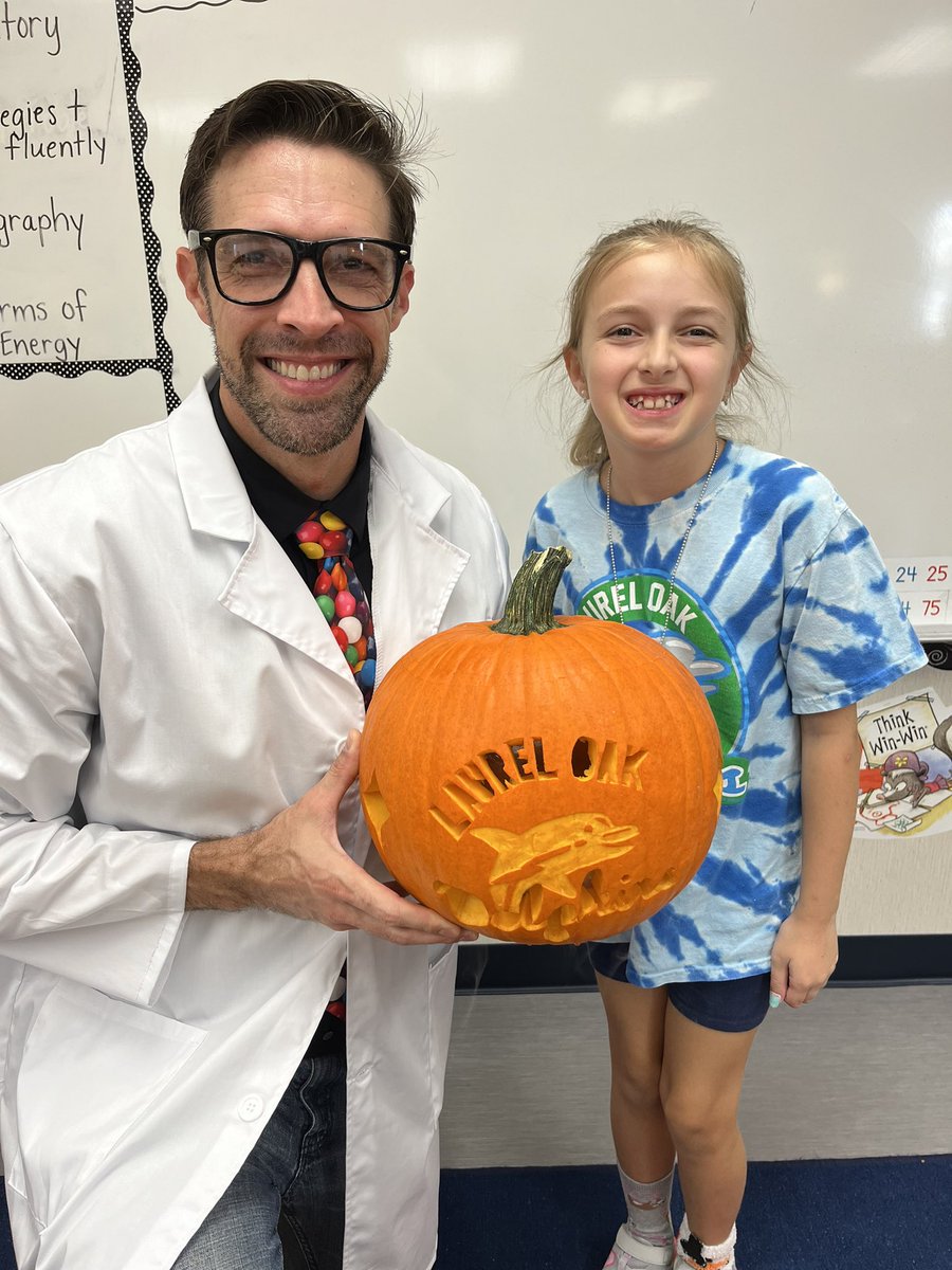 MrsSickelsClass's tweet photo. Thank you Dr. Discovery for coming to our class and helping us learn about Science! @MrsSickelsClass @LaurelOakElem https://t.co/46tZDC9Hif