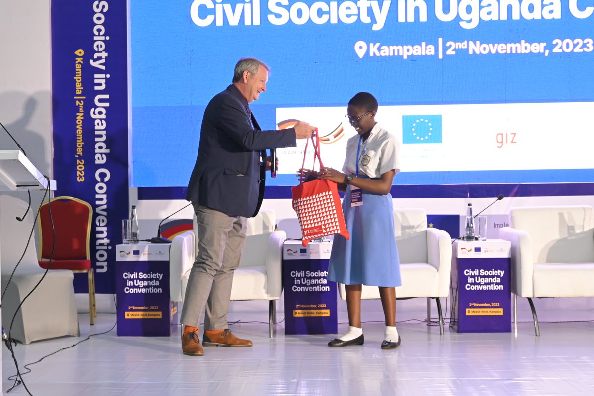 giz_uganda's tweet image. 2.11.2023: GIZ was honoured to host Uganda&apos;s Internal Affairs Minister, the EU Delegation Head and the German Ambassador at the 1st ever #CSOConvention2023 in 🇺🇬
Germany &amp;amp; the entire #TeamEurope work towards an active civil society that can contribute to service delivery. @EUinUG