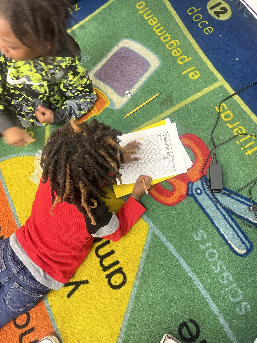 drtabitha7's tweet image. Math stations this what we do in First Grade @HEH