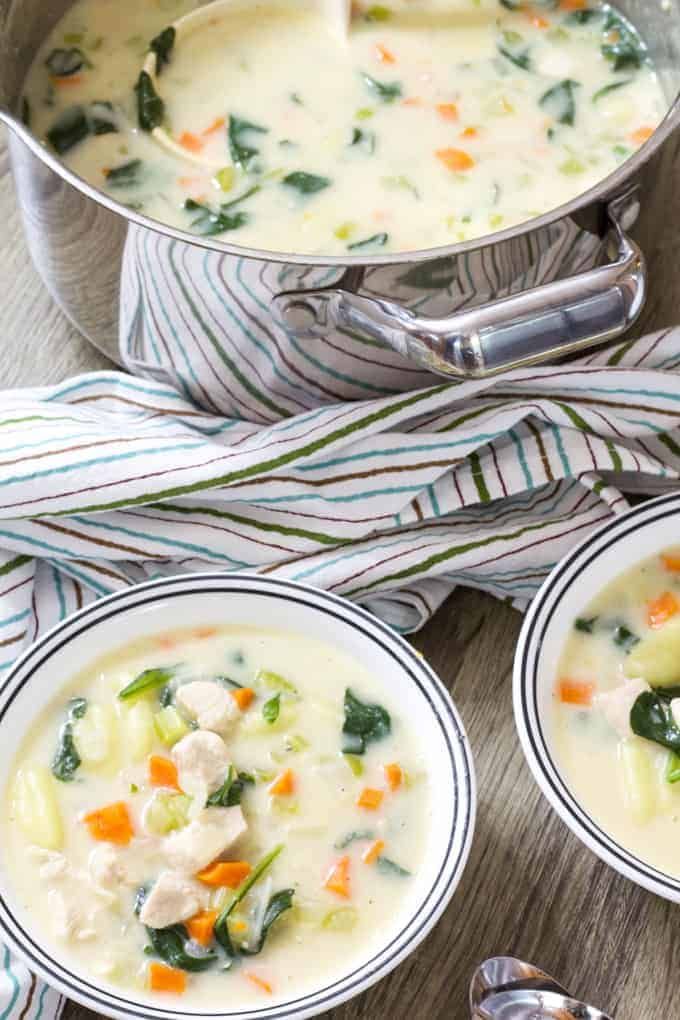 Lighter Chicken Gnocci Soup Recipe ⇣ mindyscookingobsession.com/lighter-chicke… Hearty comforting gnocci soup with chicken! We've made it lighter than the Olive Garden by using milk instead of heavy cream. #gnocchi #chicken #lightrecipes #soup #chickensoup #gnocchisoup #olivegarden