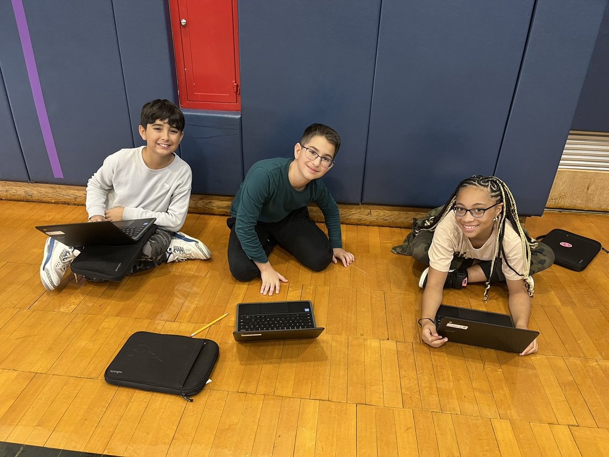 HocevarSLP's tweet photo. @HDFPride Student Council had its first meeting and we’re already busy collaborating, brainstorming, and planning for a year of community service and school spirit! We are #NMerrickProud! https://t.co/kaAERL1ziu