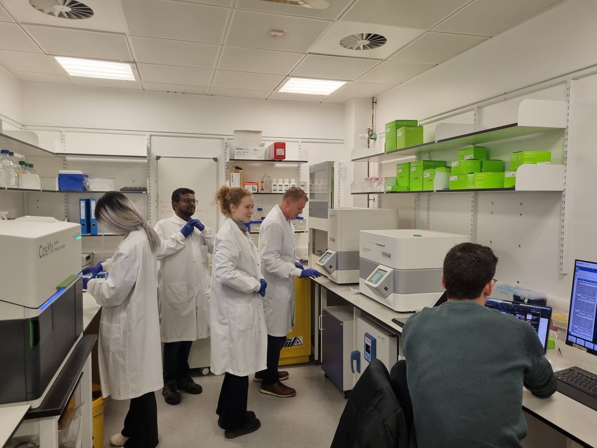 bottomleymatt's tweet image. Busy busy in the @CAMS_COI_Ox @nanostringtech Hub today - a new first: all three platforms in use simultaneously! #spatialbiology