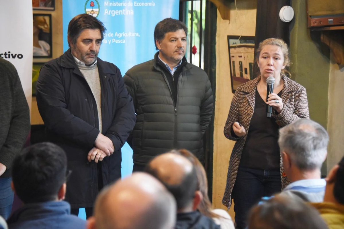 jmfernandeza's tweet photo. En Cañuelas, presentamos el Programa de Fortalecimiento del Agroturismo Sustentable – #PROFAS. El Programa está destinado a pequeños y medianos productores agroalimentarios y brinda financiamiento para proyectos turísticos, favoreciendo la generación de empleo y el arraigo rural. https://t.co/RNKLRkdLdG