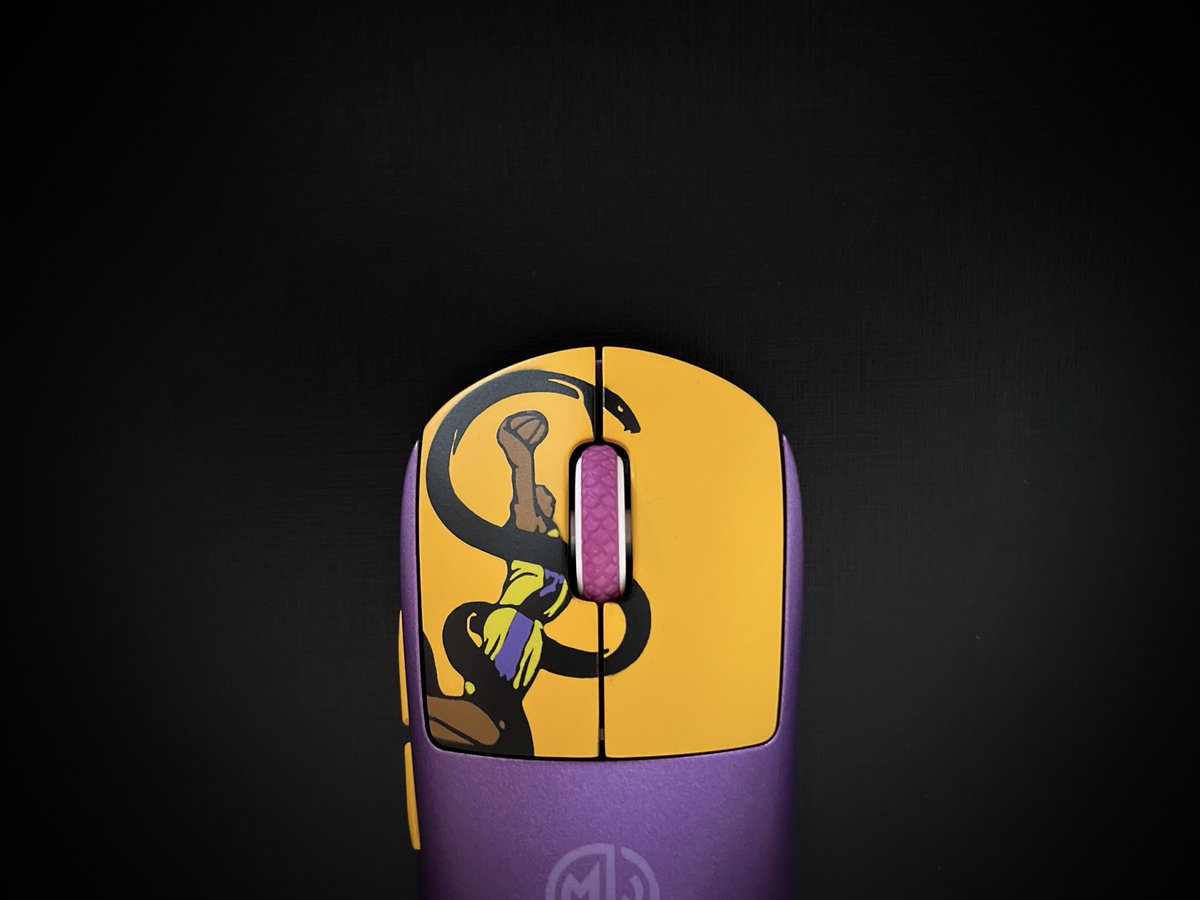 Customicegg's tweet photo. 🖌 Customização Customice Signature
✔ Feets Tiger Ice
✔ Scroll Silicone
🎨Artista: @pedrobife
✏ Design: @daniblury
⚠Quer customizar um mouse pra você? Cola no nosso inbox ou no nosso site! Link na bio!
#custommouse #customart #mouse #gaming #gear #customice #mouse #gaming https://t.co/LiaOQwiRYI