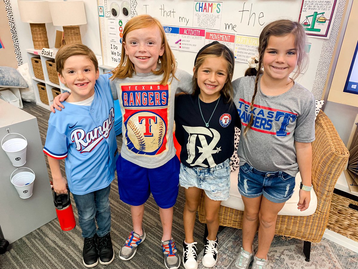 misscoltharp's tweet photo. We ❤️ celebrating the World Series champions @Rangers 💙 #hammfam #hammheroes @hammelem https://t.co/KctHWvZVgv