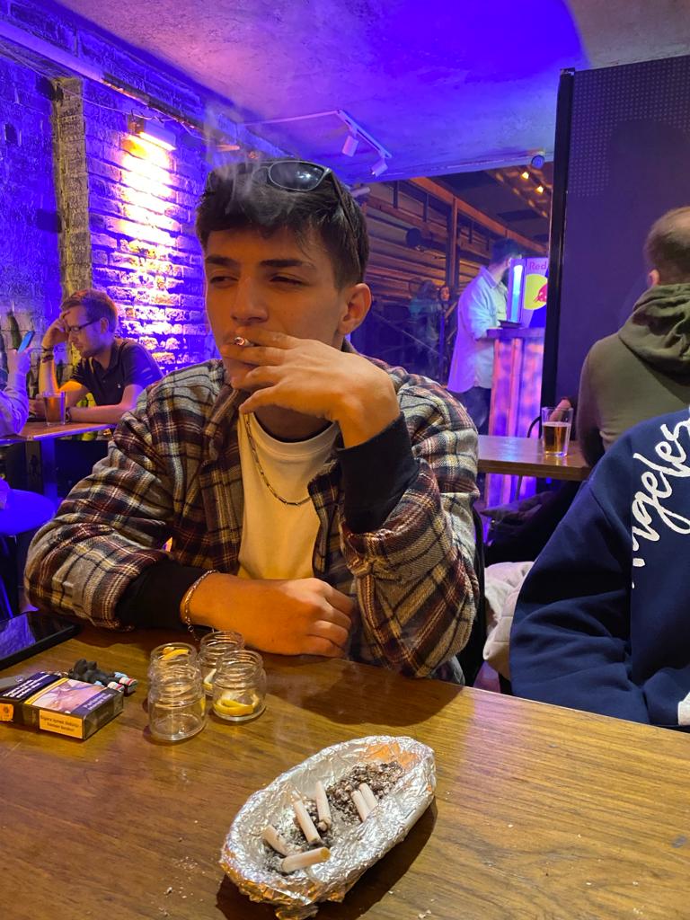 Yaşanması mümkünken yaşanamayan mutluluklar öldürdü bizi