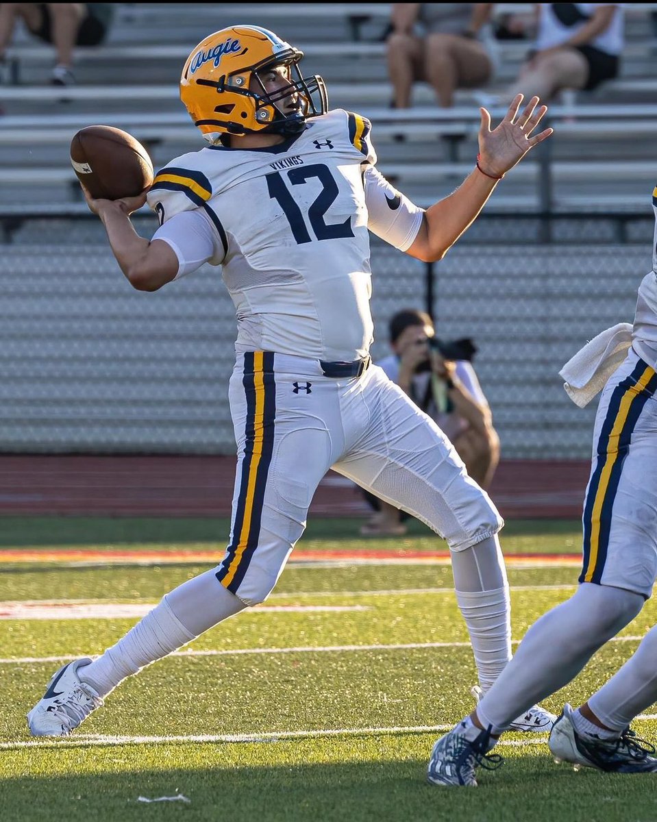Cole Bhardwaj
Augustana College, Quarterback 2020-2024