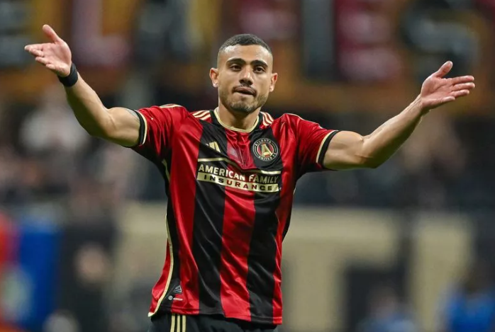Football_Scot's tweet photo. Giorgos Giakoumakis beats Lionel Messi to prestigious MLS award as ex Celtic star takes league by storm 🥇🇬🇷🤝🇺🇸

📎https://t.co/5LCiA4Jb98 https://t.co/dm5EkO0o01