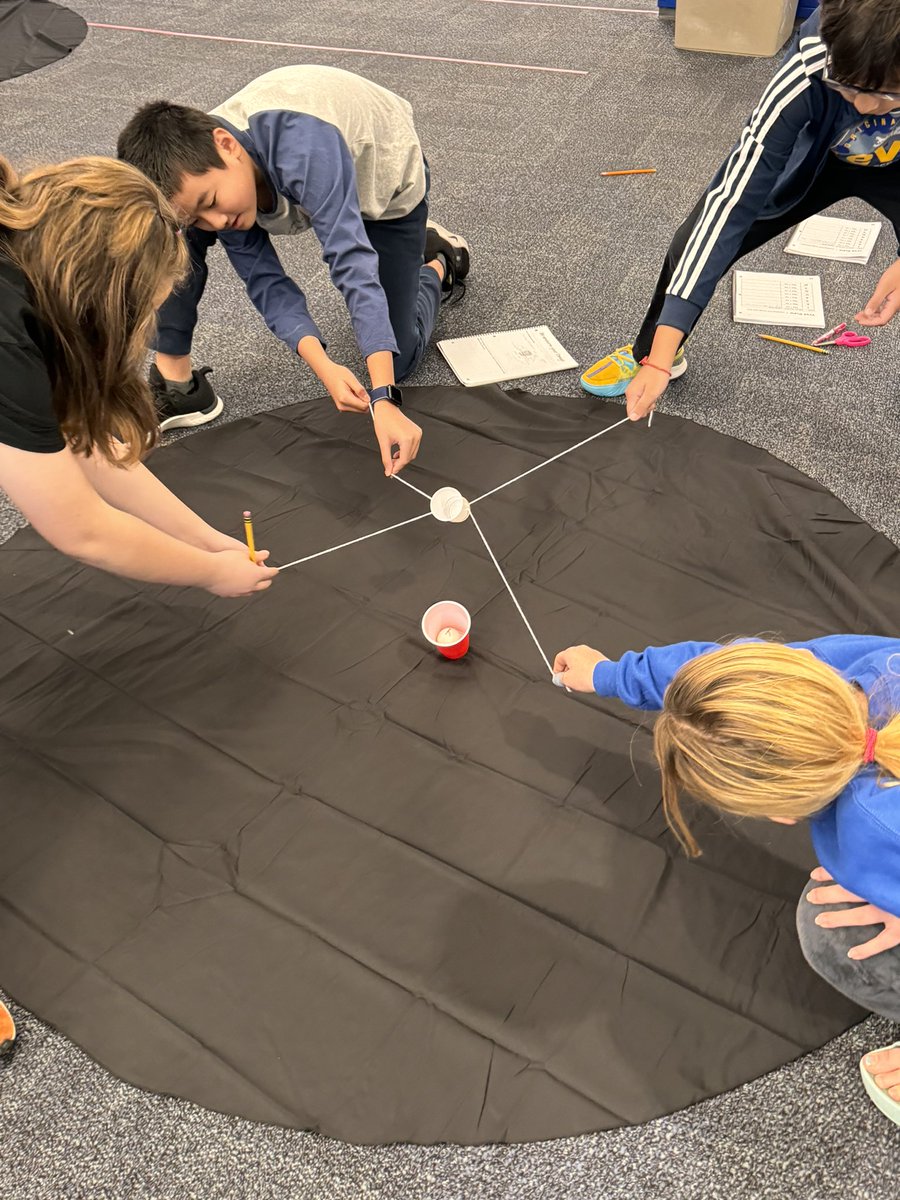 Kennalee_16's tweet photo. Wrapped up our space unit with a Lunar Landing Lab 🪐🚀👩🏼‍🚀 The lab focused on problem solving, the Engineering Design Process, and teamwork! @HMSTBirds @bvschools https://t.co/b4HgV8SNlj